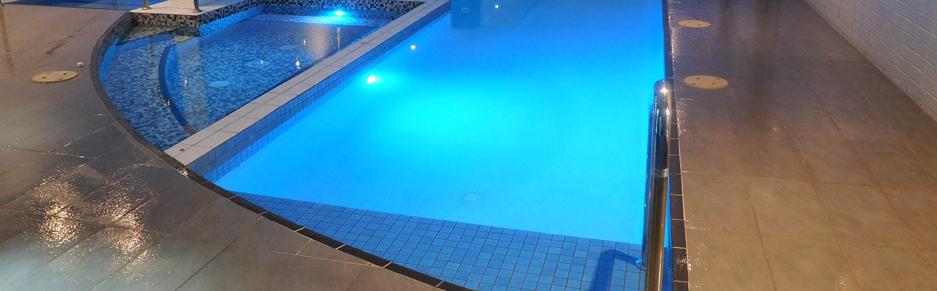 porcelain-tile-specialist-grout-pool